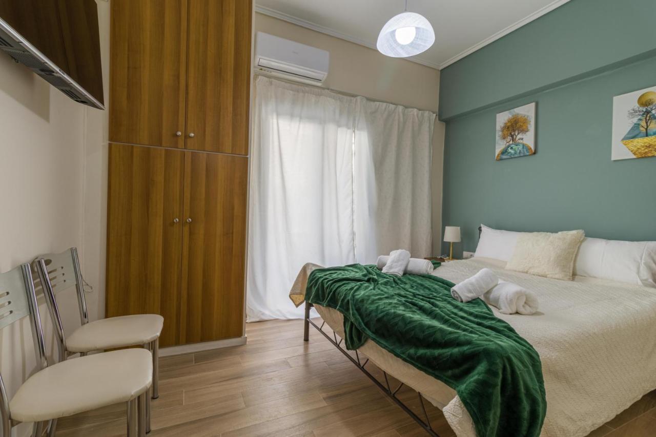 Couples Retreat, Fully Equipped Studio/ Loutraki Beach Apartment Exterior photo