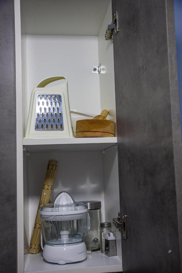 Couples Retreat, Fully Equipped Studio/ Loutraki Beach Apartment Exterior photo